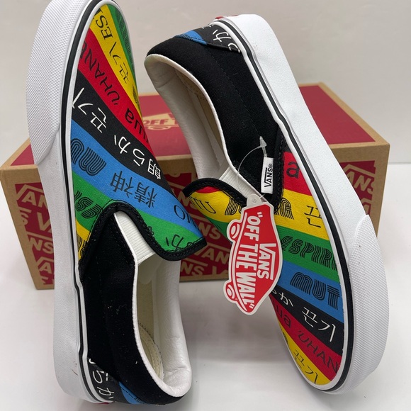 Vans Men’s Classic Slip-On (Vans
Spirit)Multi/True White Sneakers
VN0A4U38WK2 - Picture 12 of 16